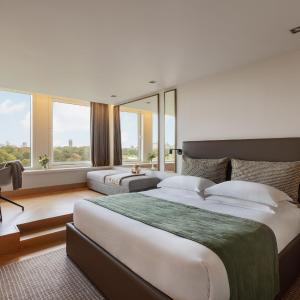 Royal Garden Hotel