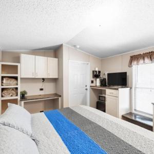 DazeOFF Too Suite 7 - Pet Friendly Suite by The Lodges at Fossil Creek