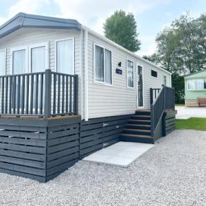 Escape in Carnforth Lodge - Sleeps 6