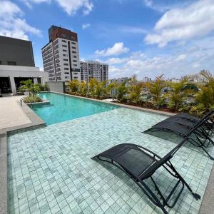 Studio com piscina muito próximo ao metrô!