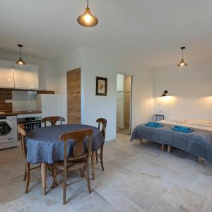 Studio moderne avec WiFi et parking à Baignes - FR-1-653-270