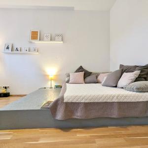 Ruhige 65 qm Wohnung mit Balkon & Parkplatz - 10 Min Neustadt