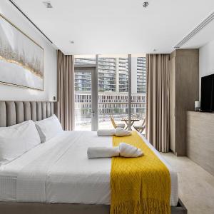Chic Studio Living at Sterling