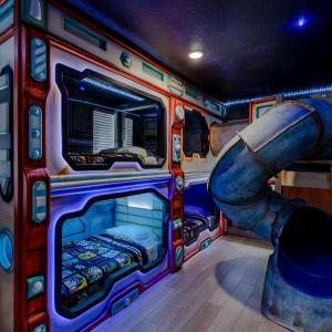 W406 - Coastal Retreat with Galactic Themed Bedroom
