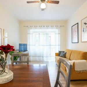 Moderno Appartamento Tuscolana 2 BDR and Living Room Metro A