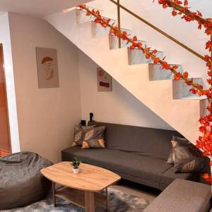 Eko's Crib Unit 48