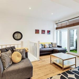 Modern Comfort Two Bedroom Gem on the Rye