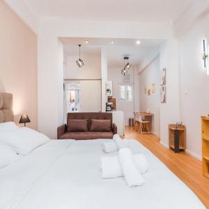 Beautiful central apartment next to the Metro
