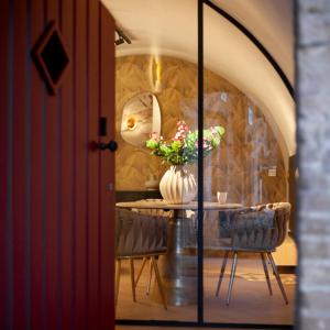 The Stork - In luxe logeren aan de Oudegracht, Centrum Utrecht