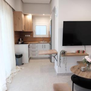 Cozy Penthouse Nearby Acropolis & Metro