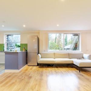 3 Bedroom Maisonette in Belsize Park, Hampstead with Private entrance