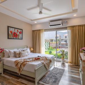 ELIVAAS Heaven in Hills Valora 6 BHK Pet friendly villa with Pvt Pool