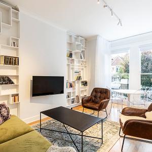 Charming Two-Bedroom Flat in West Hampstead