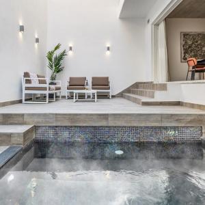 Heated Pool Luxury in Pembroke St Julians