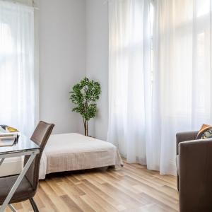 Urban Lights Apartment in Downtown Budapest