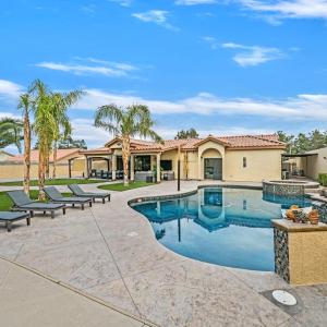 Luxury 6BR Vegas Villa Pool & Spa Near Strip
