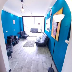 5 Bedrooms Apartment with Jacuzzi at Lleras park