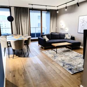 Spacious & Modern 3BR-2BA Apt