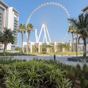 Livbnb-Serene 1B with Private Patio and Ain Dubai Views