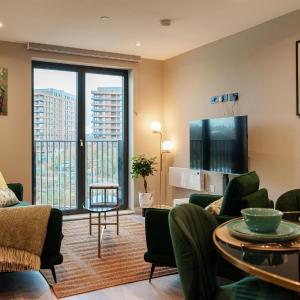 Jungle Luxe Retreat, 2Bed 2Bath Leeds, Center & Stadium