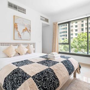 Vacay lettings 1 bed close to down town Fountain View