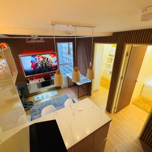 Condo Ferdge's Staycation