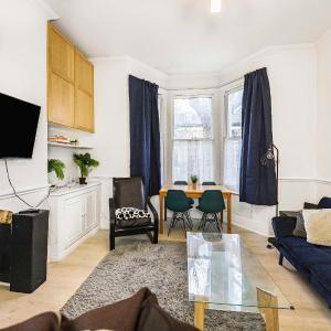 Maida Vale Flat near Shops Transport Links- SR