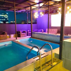3 BDRM Penthouse with Rooftop Pool And Jacuzzi At Poblado