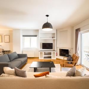 Spacious Family Apt in Glyfada