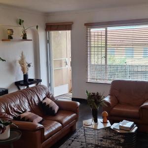 Chic & Cozy 2-Bedroom Retreat