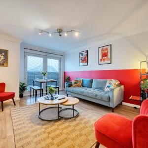 Modern 2 Bed Flat with Free Parking