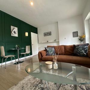 Beautiful Bungalow Awaits Your Short Term Stay