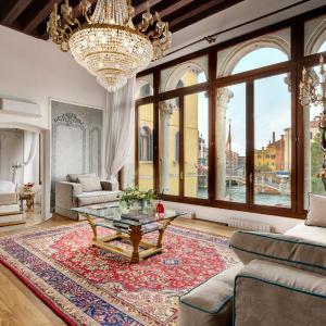 Swan DolceVita Prestige Stay - Canal View & Exclusive Experience