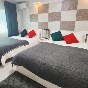 弘大跃层露台大房间 机场地铁直达 3分钟步行地铁站 Hongdae, Airport Express,metro 3min,Duplex Big party Apt