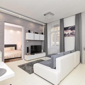 Grey City Comfort 2BR Apartment Near Keleti