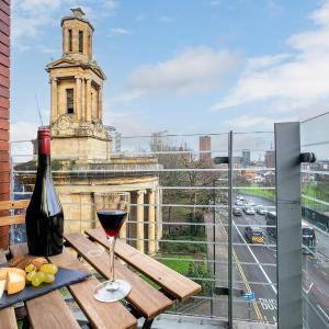 Orient City Loft with Free Parking, Balcony, and Netflix