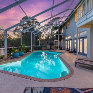 Relax & Play Luxe 3 BR Escape w Pool & Games