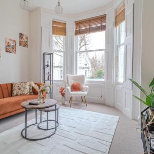 1-Bed Flat in Kensington W8