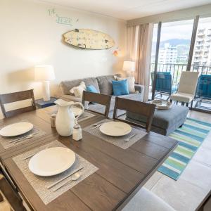Tower 2 Suite 1207 - QQS