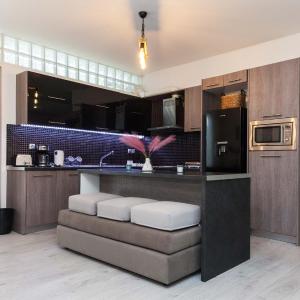 Luxurious Modern Apt in Dafni by MPS