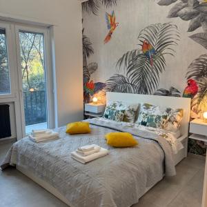 Entire 2BR Apt Near Casaletto