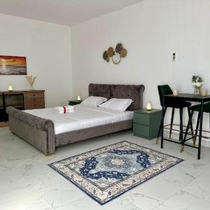 Cozy private room in Jumeirah villa near the Beach