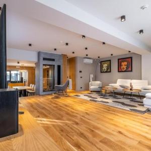 Luxurious House in an Exclusive Complex, Mount View