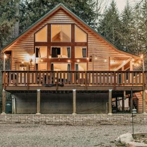 Glacier Springs Cabin 02 - The Come on Up Cabin