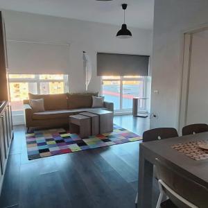 Modern Mountain View P&E Tirana Apartment Netflix included