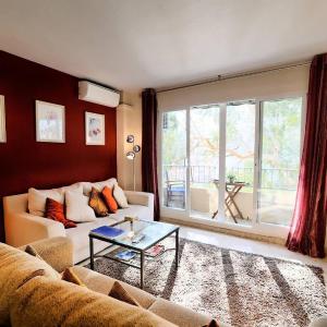 Comfy and Luminous apartment with balcony