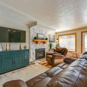Walk to Giant Steps: Mtn Retreat w/ Hot Tub Access