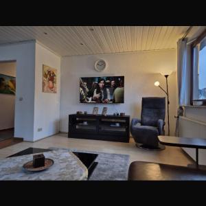 Exklusive vollmöbilierte Wohnung Nähe Daimler