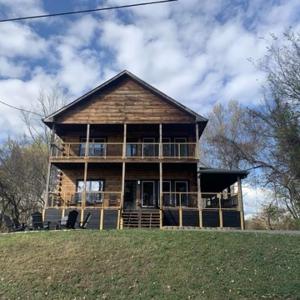Large Cabin Perfect for families