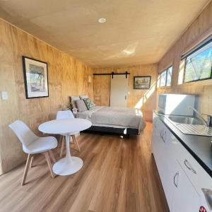Mangawhai studio or book a room in Guest's House